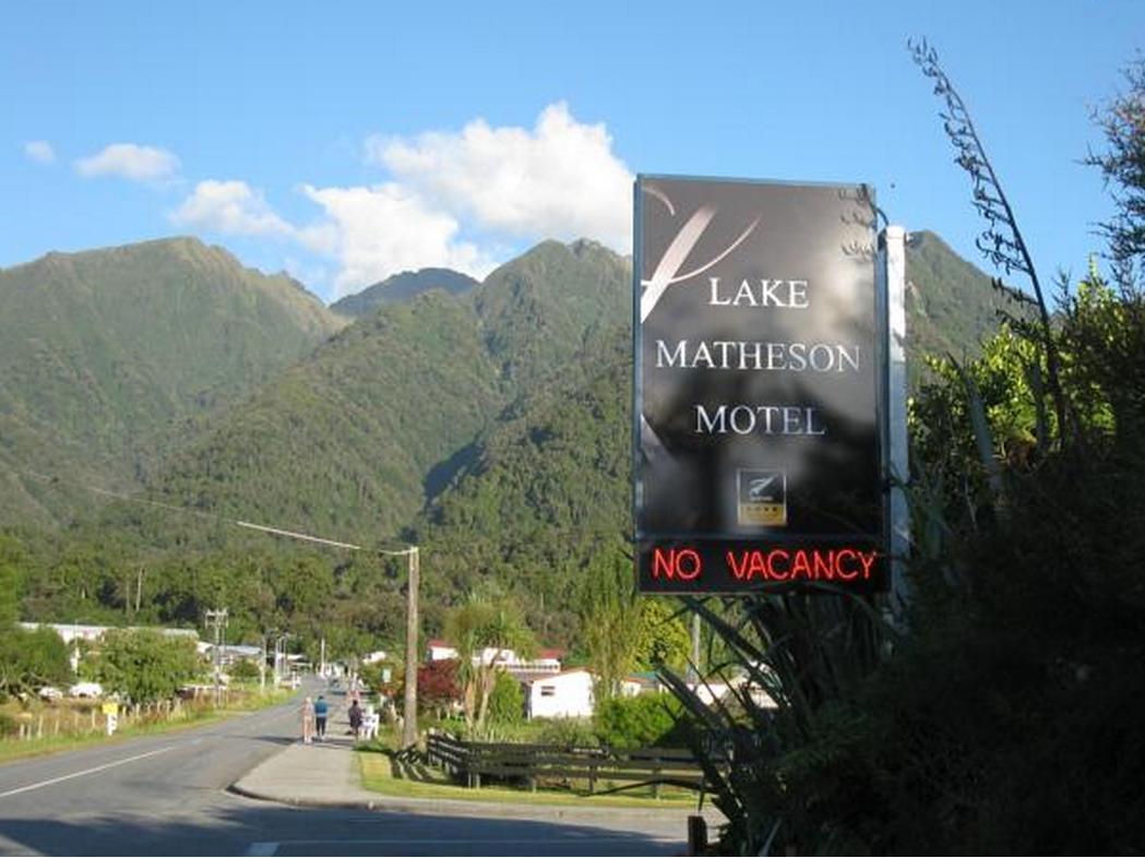Lake Matheson Motel Fox Glacier Exterior photo
