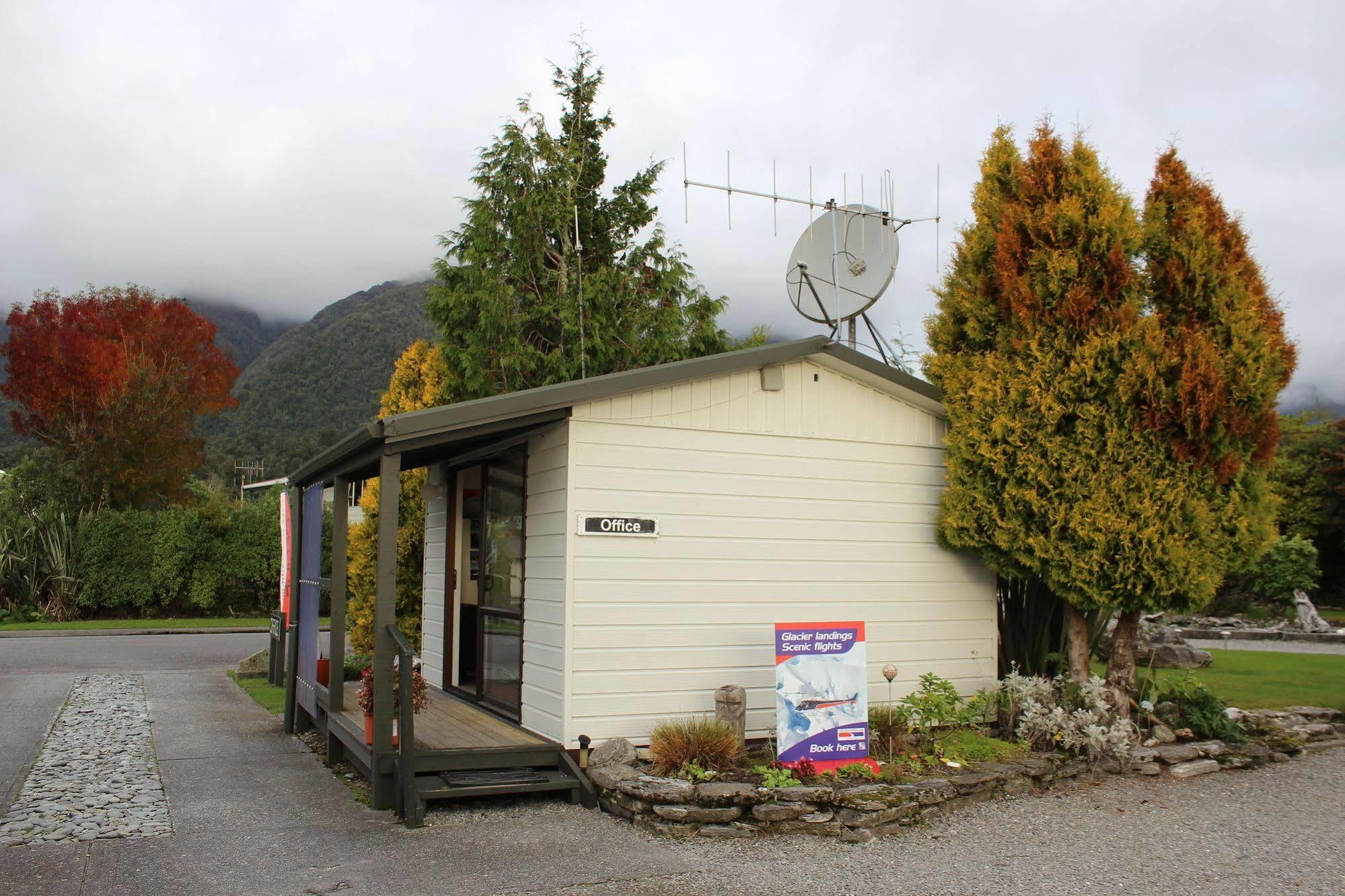 Lake Matheson Motel Fox Glacier Exterior photo